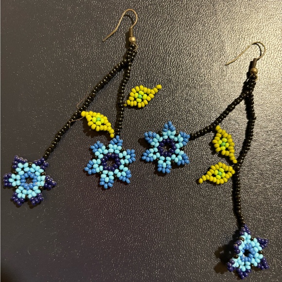 Beaded Flower Earrings - Picture 6 of 6